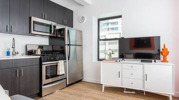 Apartment (1 Bedroom) | 1 bedroom, iron/ironing board, free WiFi