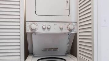 Apartment (1 Bedroom) | Laundry