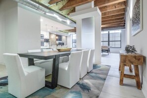 Apartment (3 Bedrooms) | Private kitchen | Microwave, oven, stovetop, dishwasher - Spacious & Private 3 BDR Luxury Condo in Downtown (Chicago)
