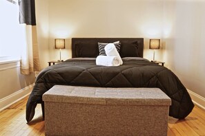 Apartment (3 Bedrooms) | 3 bedrooms, iron/ironing board, free WiFi - The Pinnacle - Peace, Perfection, Practicality (Chicago)