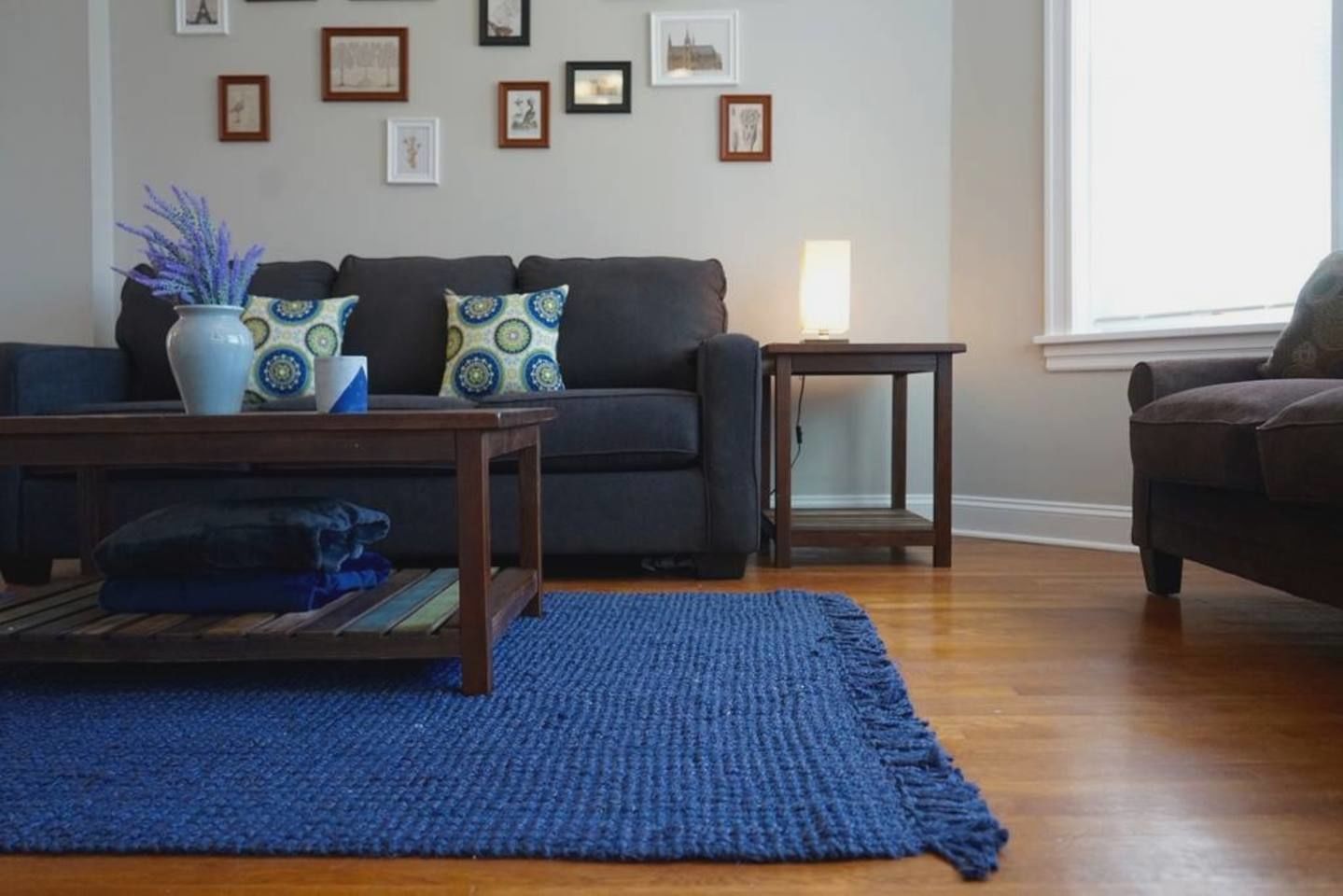 Apartment (3 Bedrooms) | Living room | TV