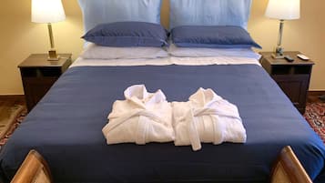 Comfort-Doppel- oder -Zweibettzimmer, 1 Schlafzimmer, Nichtraucher, Poolblick | 1 Schlafzimmer, Minibar, Zimmersafe, individuell eingerichtet