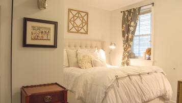 2 bedrooms, iron/ironing board, free WiFi