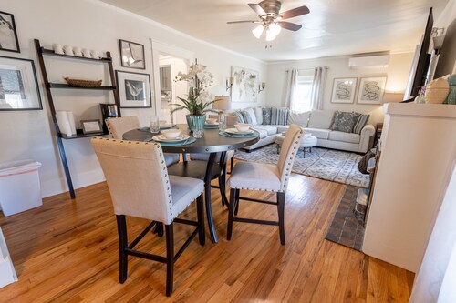 Stylish Duplex DT Apt - Walk, Bike, Visit, Enjoy!!