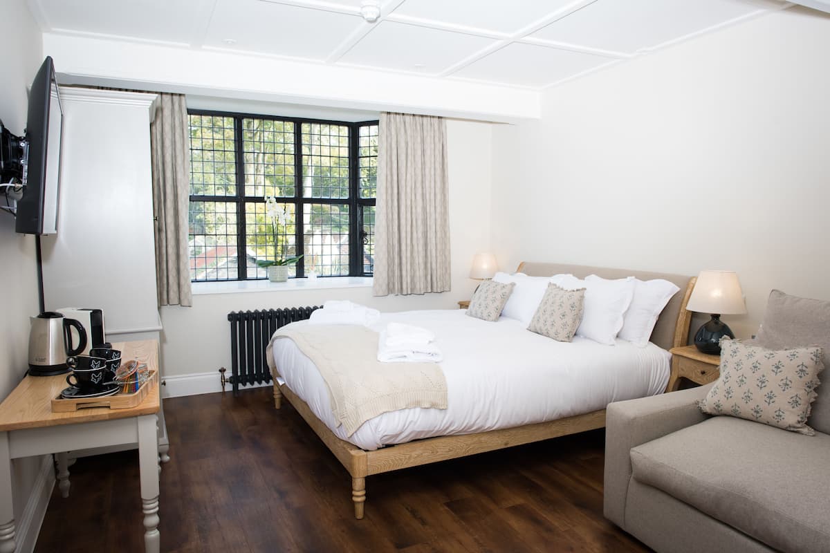 Camera Luxury, 1 letto king con divano letto | Biancheria in cotone egiziano, biancheria da letto di alta qualità