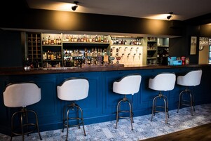 Bar (en la propiedad)