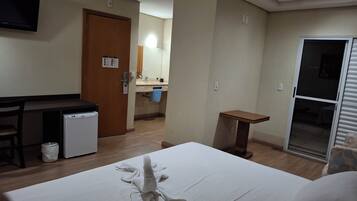 Suíte, 1 cama King (Master) | Roupas de cama premium, frigobar, cofres nos quartos