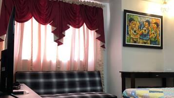 Studio | Soundproofing, free WiFi, wheelchair access