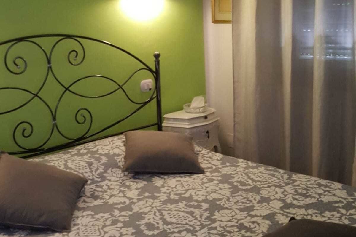 Double Room | Desk, iron/ironing board (on request), WiFi (free), bed sheets
