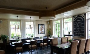 Mittagessen und Abendessen, lokale Küche