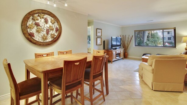 Dining - Island House 110 (Hilton Head Island)