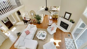 Living area - Midstream 9 (Hilton Head Island)