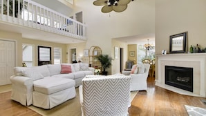 Living area - Midstream 9 (Hilton Head Island)
