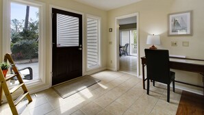 Interior - Midstream 9 (Hilton Head Island)