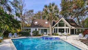 Unclassified image, 3 of 21, button - Off Shore 63 (Hilton Head Island)