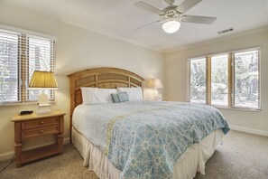 4 bedrooms, desk, free WiFi - Off Shore 63 (Hilton Head Island)