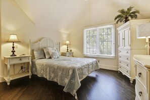 7 bedrooms, desk, free WiFi - Mooring Buoy 179 (Hilton Head Island)