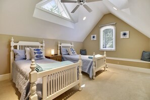 7 soverom, skrivebord og wi-fi (inkludert)