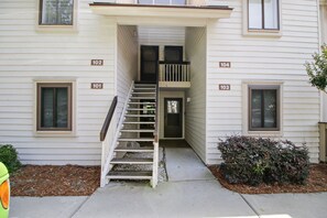 Front of property - Island House 101 (Hilton Head Island)