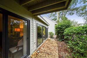 Property grounds - Ocean Cove 835 (Hilton Head Island)