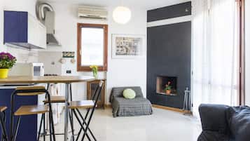 Apartment, 1 Bedroom (2) | Living area