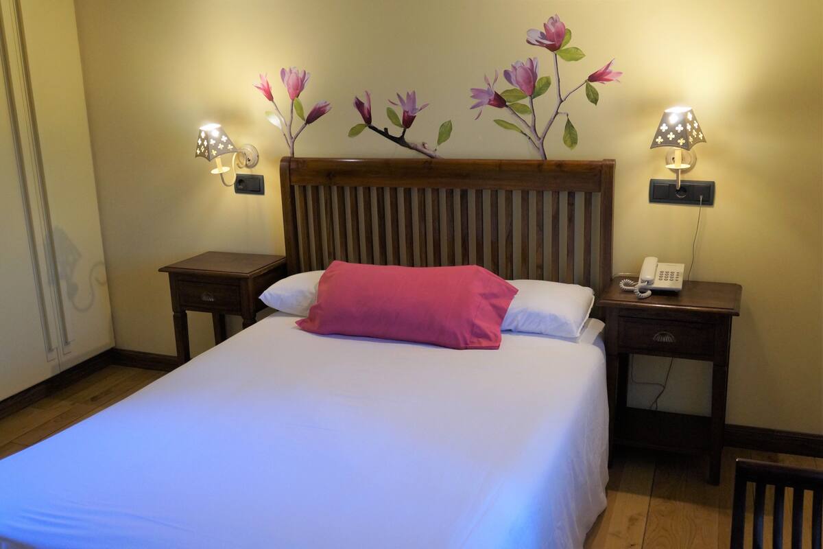 Single Room | Individually decorated, individually furnished, blackout curtains