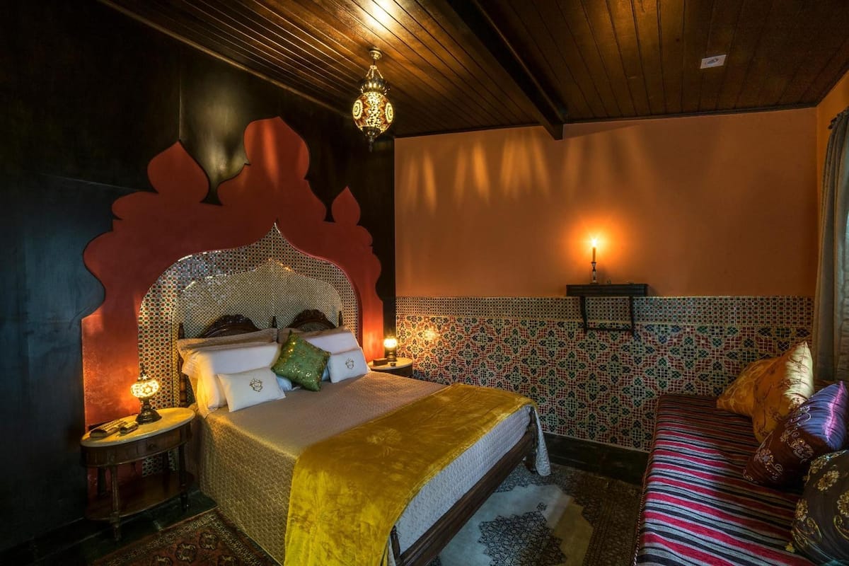 Honeymoon suite (Ethinic) | Luxe beddengoed, een minibar, een strijkplank/strijkijzer, gratis wifi