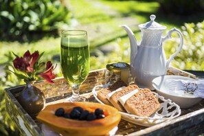 Petit déjeuner complet compris tous les jours