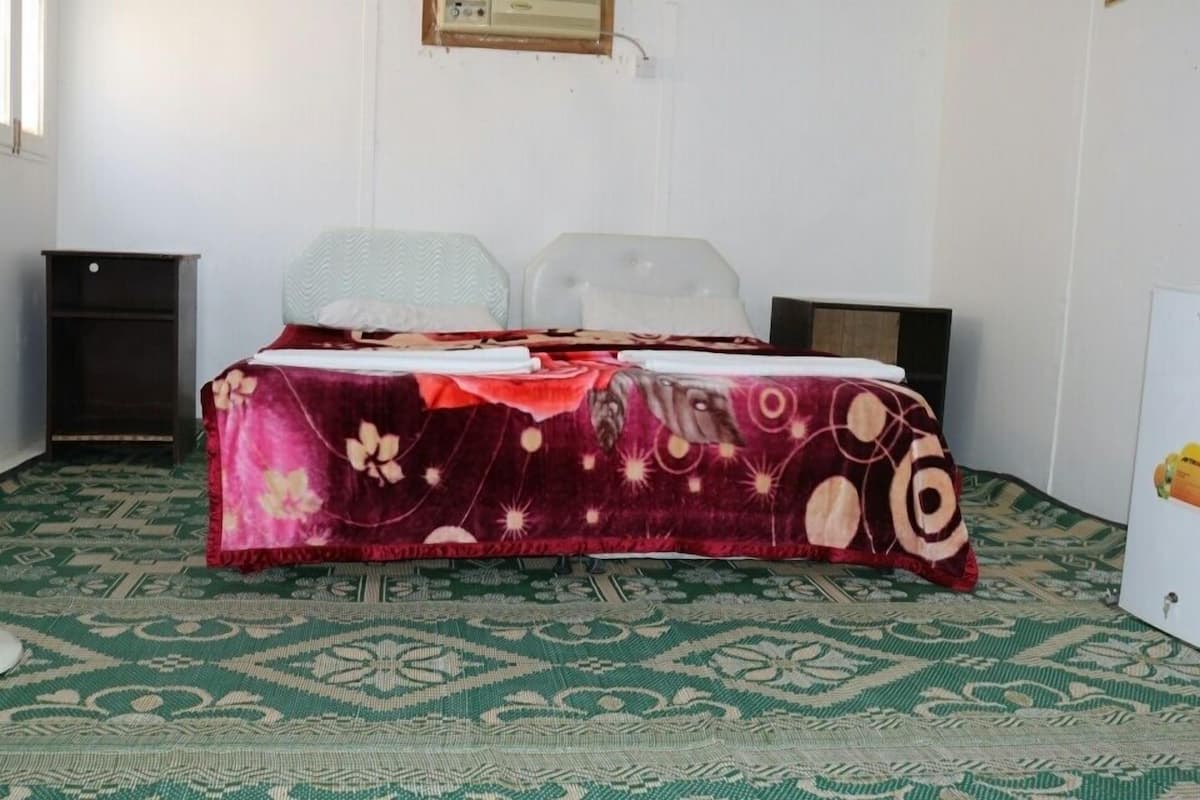 Twin Room, 2 Twin Beds | Free wired internet, wheelchair access