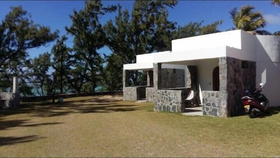 Le Shanoa beachfront guesthouse on Rodrigues Island