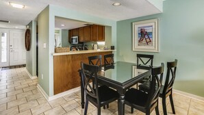 In-room dining - Greens 195 (Hilton Head Island)