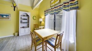 In-room dining - Queens Grant 733 (Hilton Head Island)