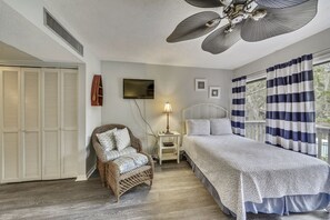 2 bedrooms, desk, free WiFi - Hickory Cove 52 (Hilton Head Island)
