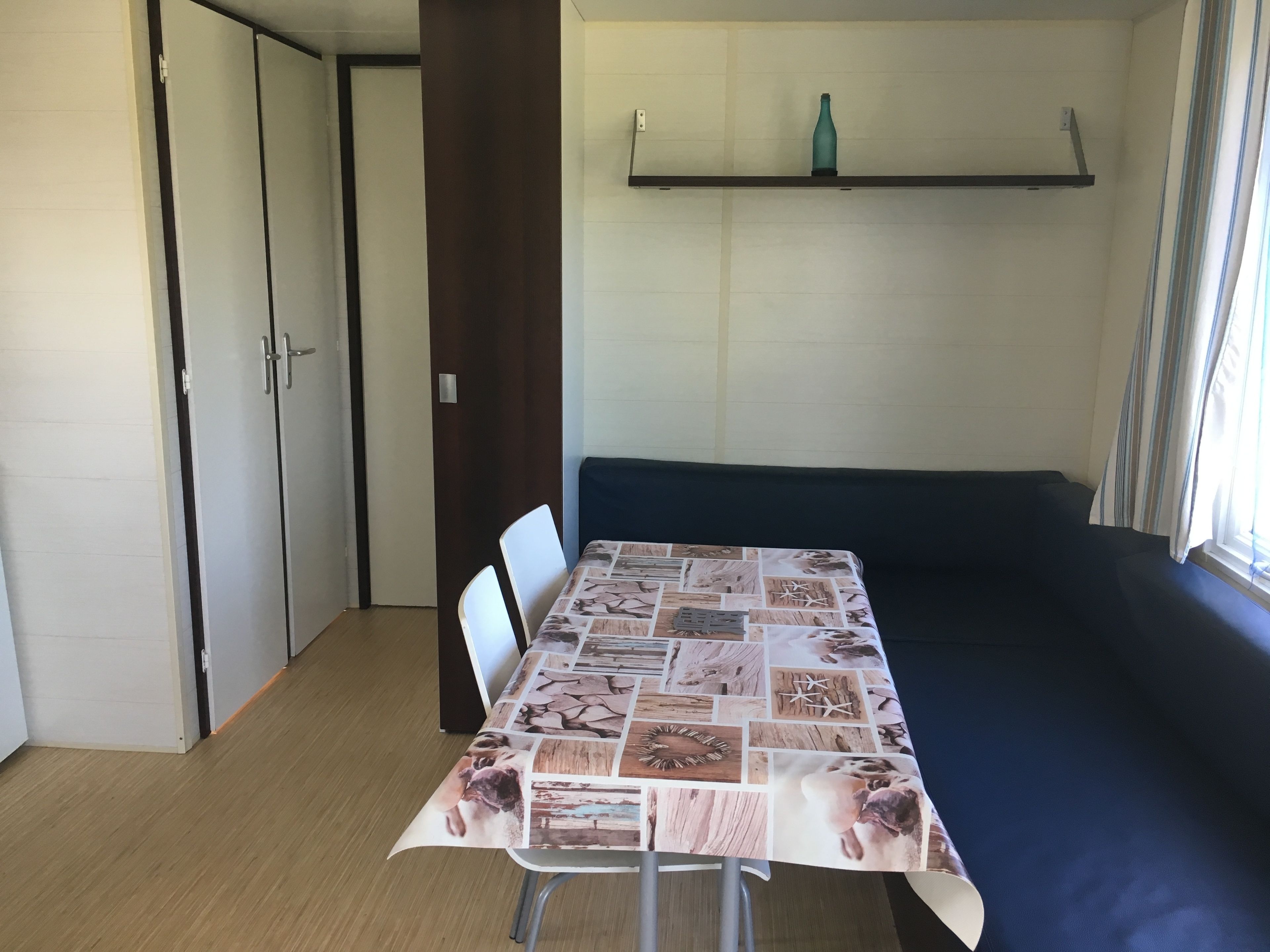 Mobile Home, 3 Bedrooms | In-room dining