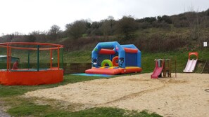 Children’s play area – outdoor