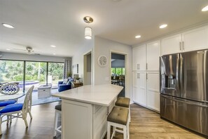 Stovetop, dishwasher, cookware/dishes/utensils