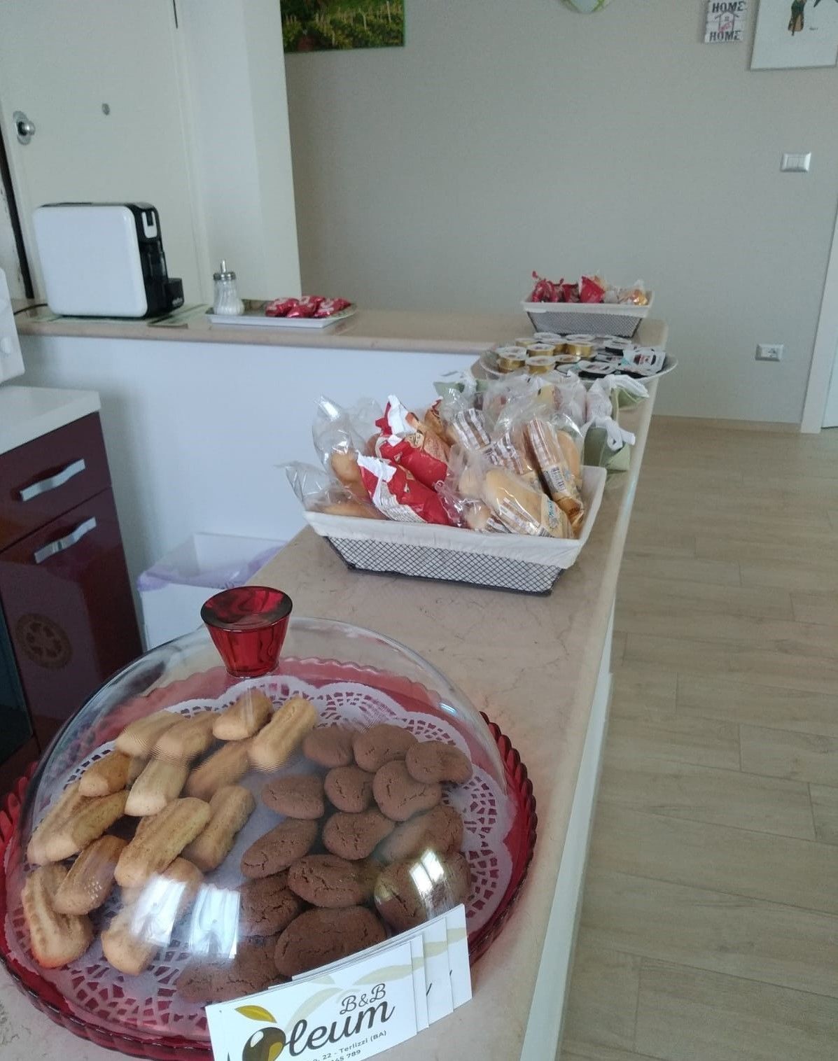 Desayuno completo gratuito y diario