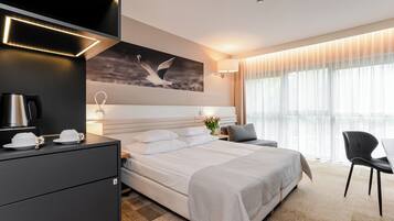 Comfort Double or Twin Room | Minibar, individually decorated, desk, laptop workspace