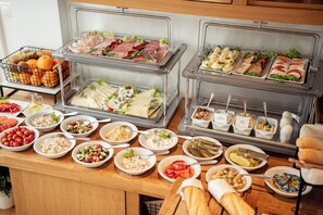 Daily cooked-to-order breakfast for a fee - Hotel Platan (Gdansk)