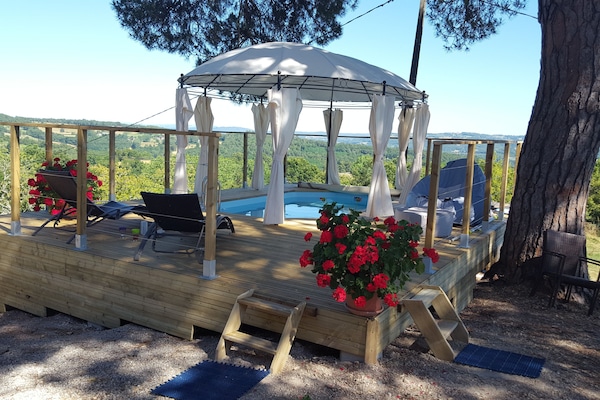 Tina de hidromasaje al aire libre