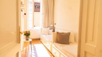 Grand Family Suite | Zimmersafe, Verdunkelungsvorhänge, kostenlose Babybetten
