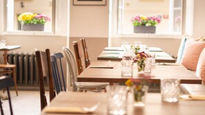 Cooked-to-order breakfast for a fee on weekends