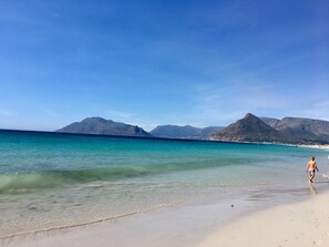 Una spiaggia nelle vicinanze