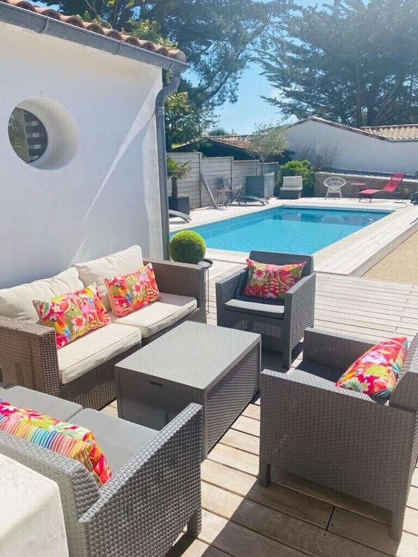 Outdoor pool, a heated pool