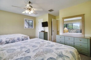 3 bedrooms, desk, free WiFi - Greens 119 (Hilton Head Island)