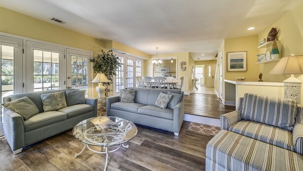 Living area - Evian 174 (Hilton Head Island)
