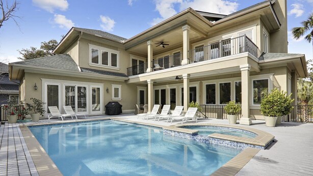 Outdoor pool - Capri 2 (Hilton Head Island)