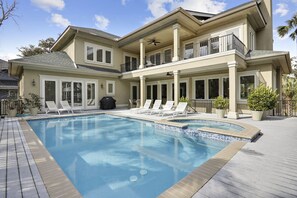Outdoor pool - Capri 2 (Hilton Head Island)