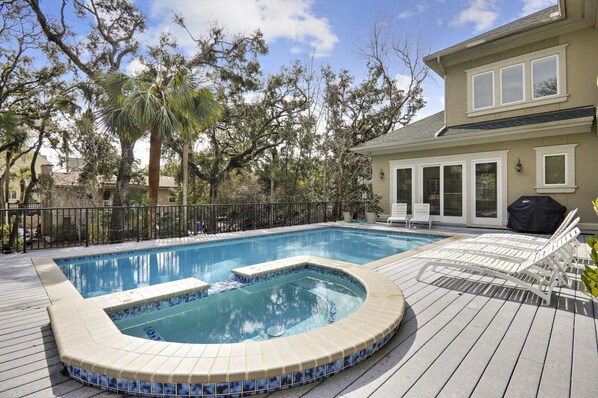 Outdoor pool - Capri 2 (Hilton Head Island)