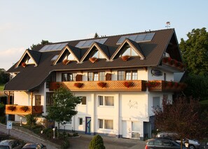 Front of property - Landhotel Napoleon (Wipperfuerth)
